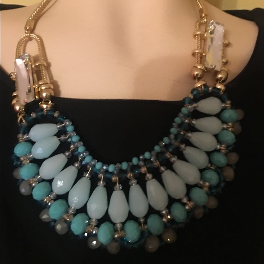 Statement necklace
